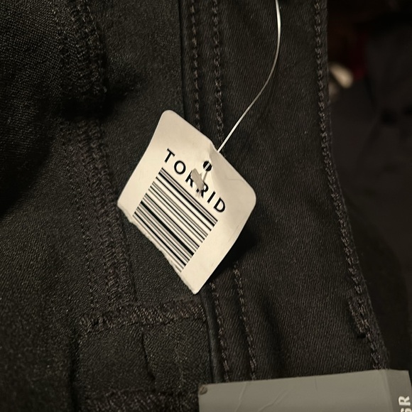 Torrid Luxe Mid-Rise Skinny Jeans Sateen Stretch size 26R New w tags - Picture 9 of 9